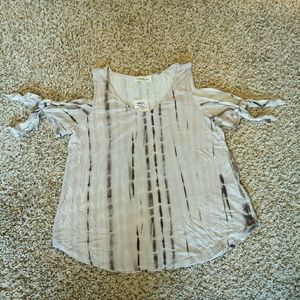 NWT Junior cold shoulder Ruffled Top